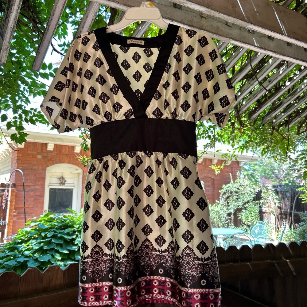 Forever 21 Black and Cream Patterned Midi Dress